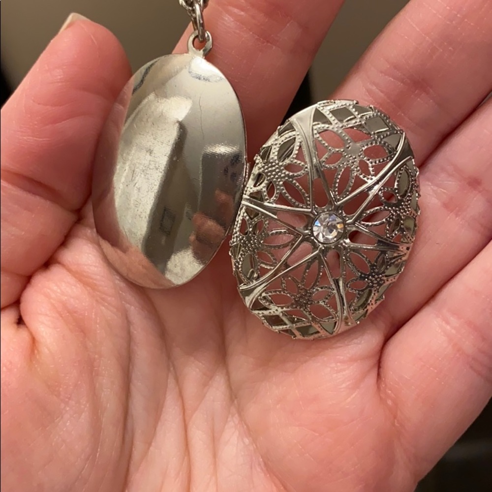 Silver Locket - Picture 4 of 6